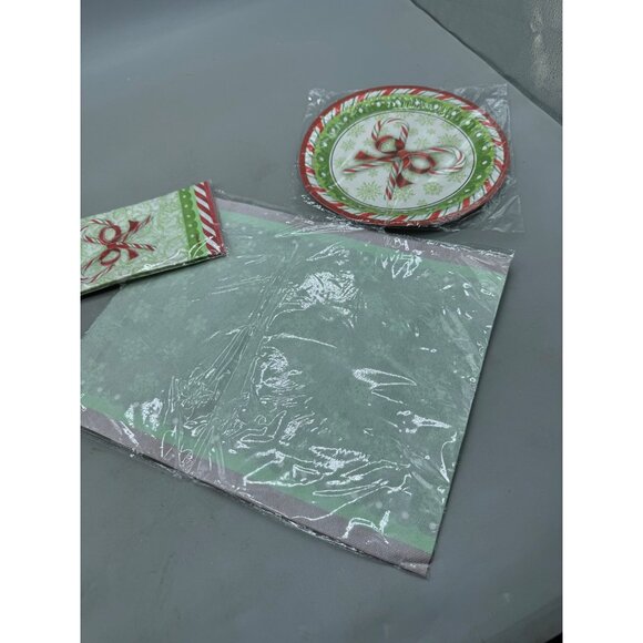 Holiday Plates & Napkins place mat Set of 4 each With Candy Cane Design READ - Picture 6 of 7